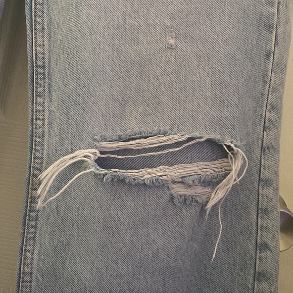 Zara Distressed Jeans - Picture 10 of 16